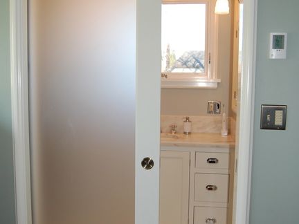 衛(wèi)生間推拉門.jpg 衛(wèi)生間推拉門.jpg